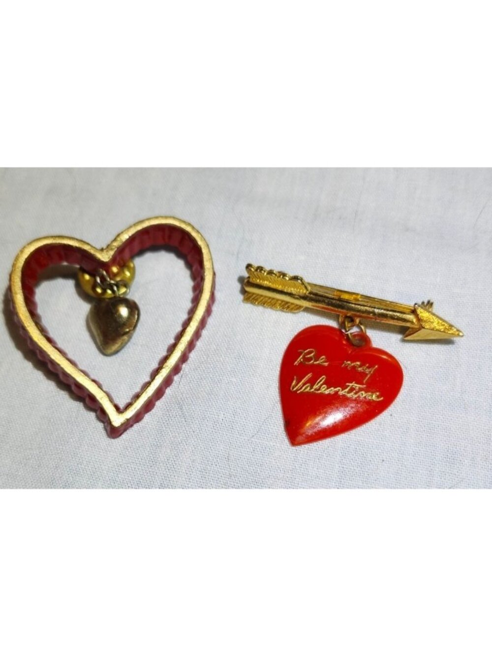 Vintage 1950s "Sweethearts" Acrylic Pins Heart & Arrow Valentines Day Brooches G